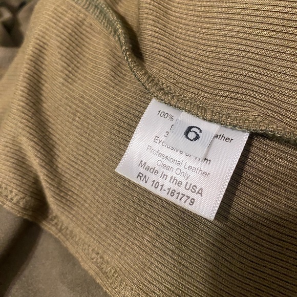 Women's Jacket - Picture 13 of 17